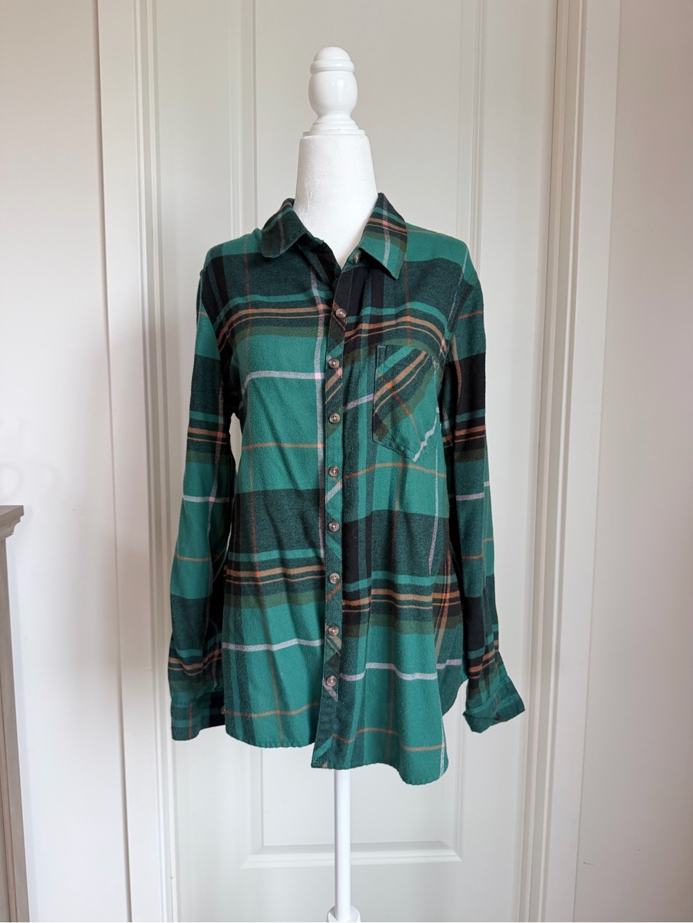 Women’s Green Plaid Button-Up Shirt - Casual Fall/Autumn Long Sleeve